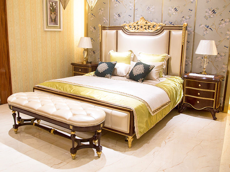 James Bond classical bed 14k gold and solid wood White JP660