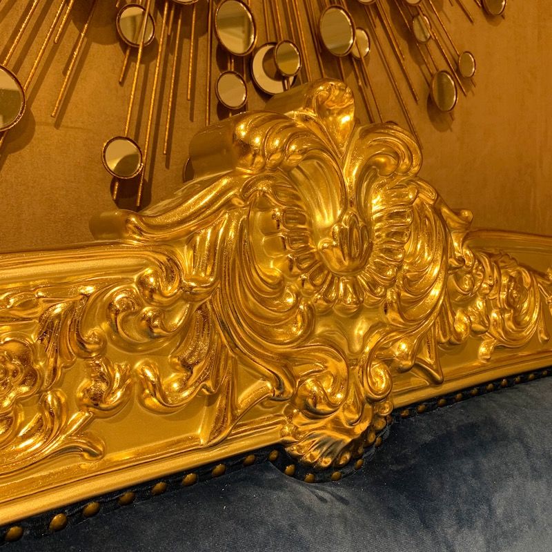Luxury classic furniture hand-carved with a sense of value