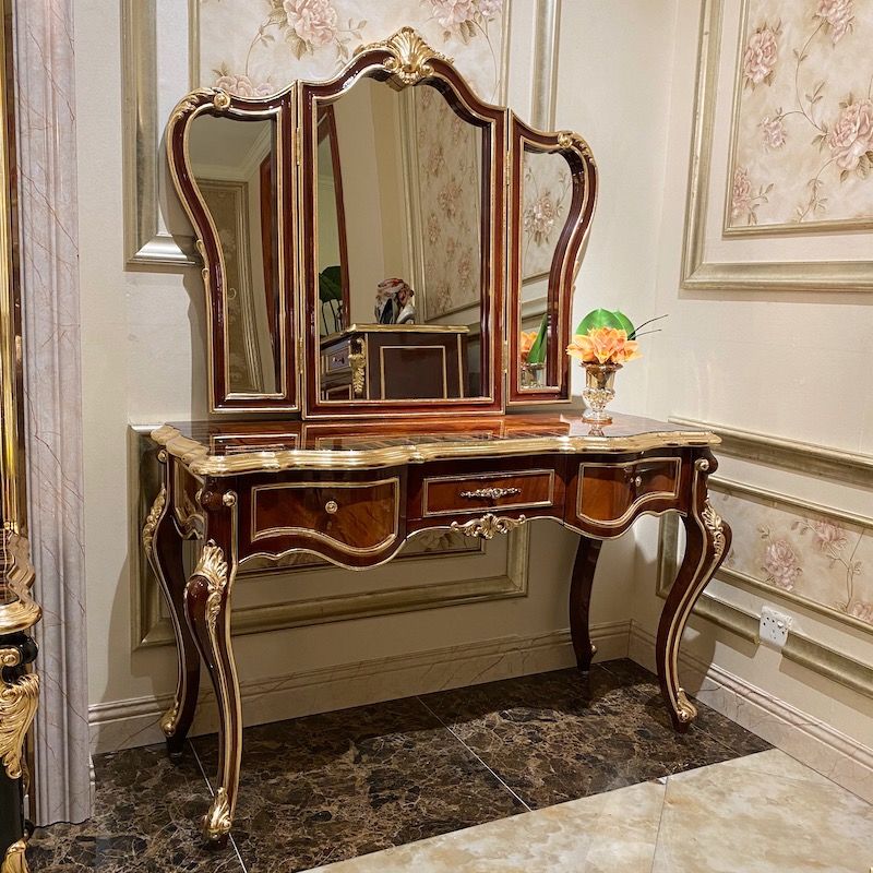 Italian furniture classic style that never goes out of style